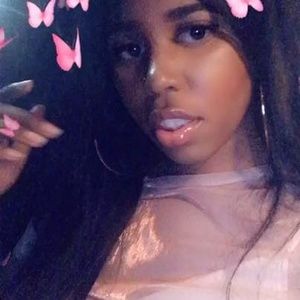 Meet your Posher, Melasia